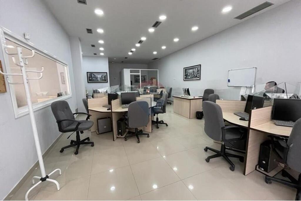 Zyre per qira prane Pazarit te Ri!