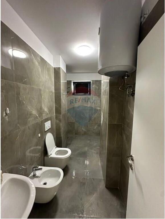 Apartament - Për Qira - Rruga Teodor Keko, Tiranë