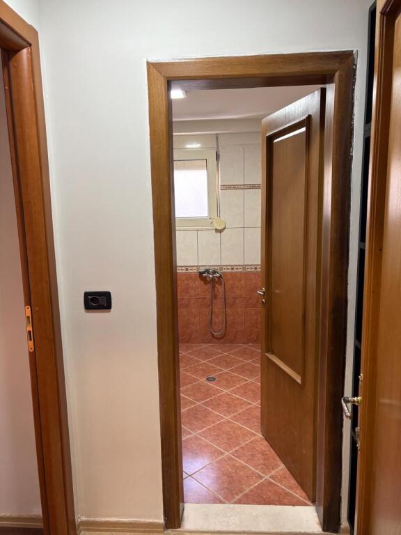 Zyre per qera ne Bllok te ish Mjelma