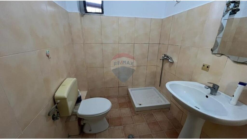 Appartamento - In Affitto - Ex Campo di Aviazione, Tirana