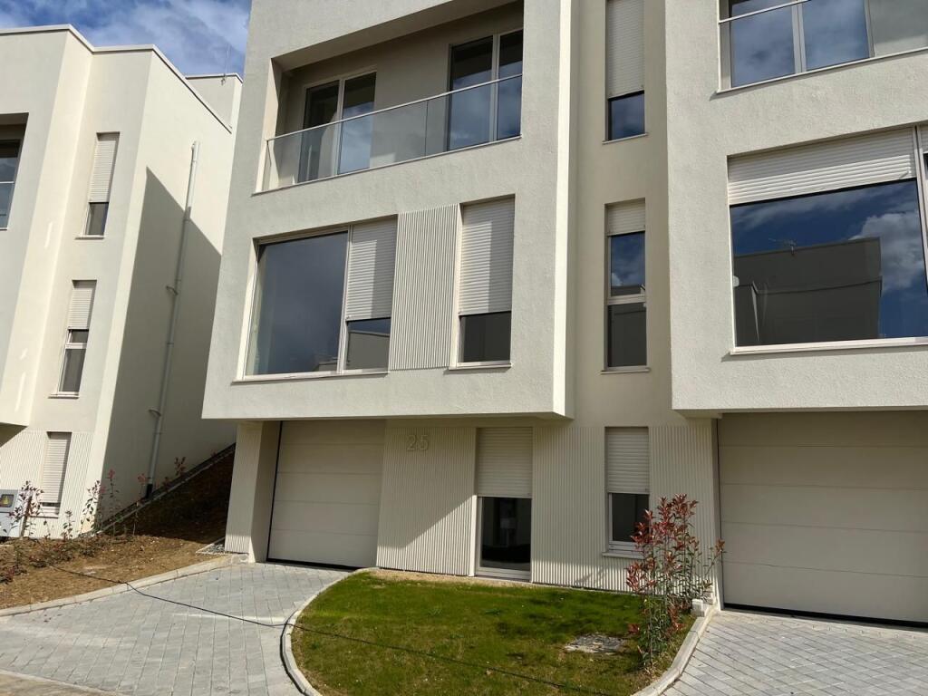 Shitet vile 3 kateshe -Rezidenca ABA – Liqeni i Farkës