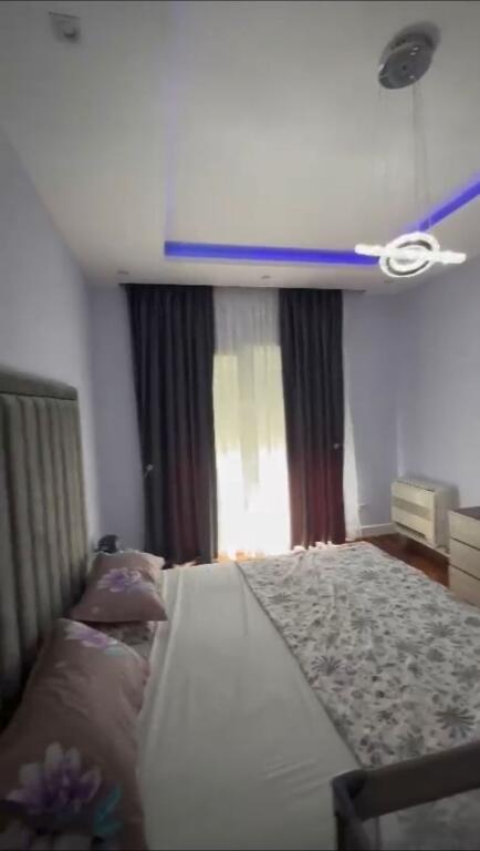 Shitet apartament 3+1+3+3 te Kthesa Kamzes