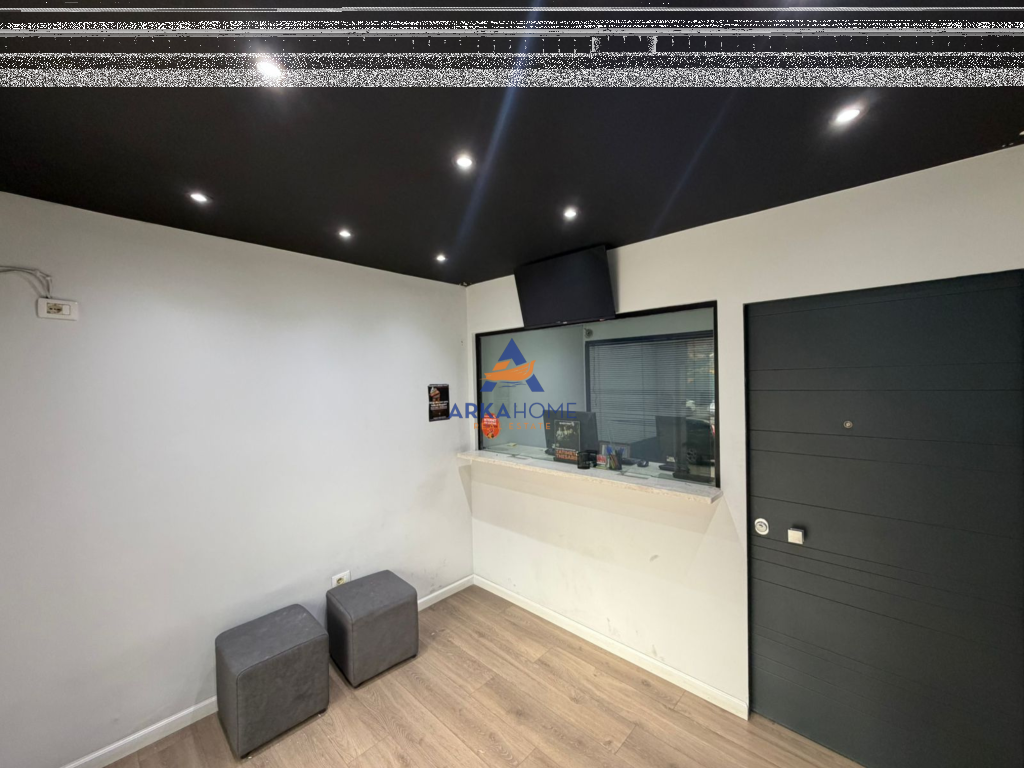 AFFITTASI ATTIVITÀ COMMERCIALE - EXCHANGE 33 M2 "RRUGA XHAFIZE KEKO" 85000 LEKE