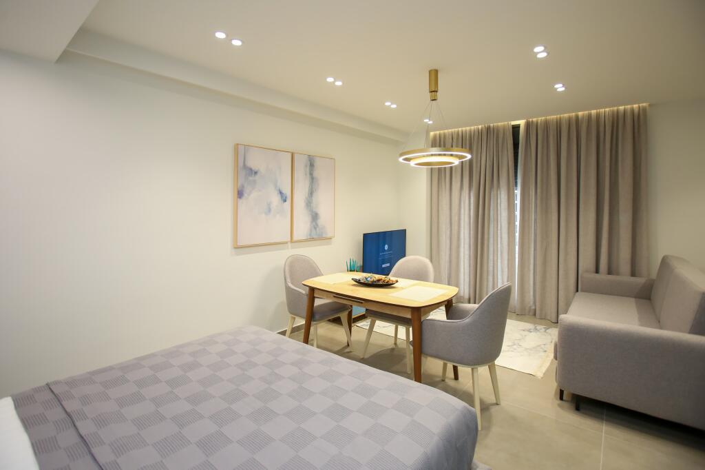 Jepet me qira garsoniere ne lungomare