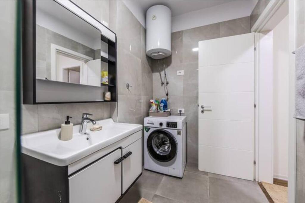 Jepet apartament me qera 2+1