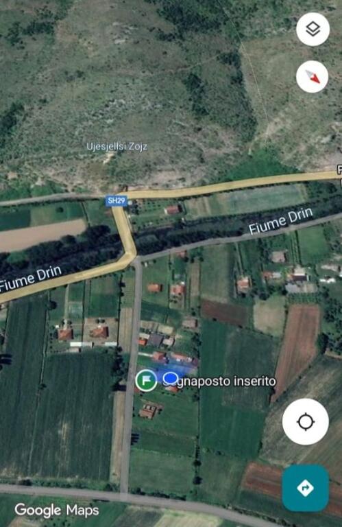 Shtepi private dhe toke në shitje Lezhë