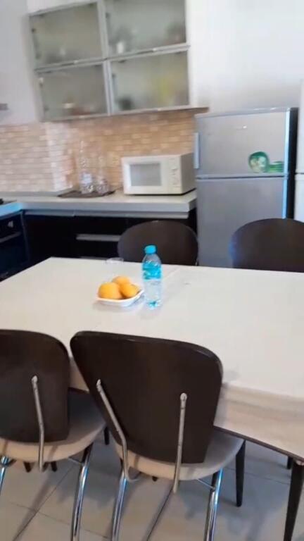 2+1 i mobiluar te universiteti logos ,zog i zi,cmimi 700 euro