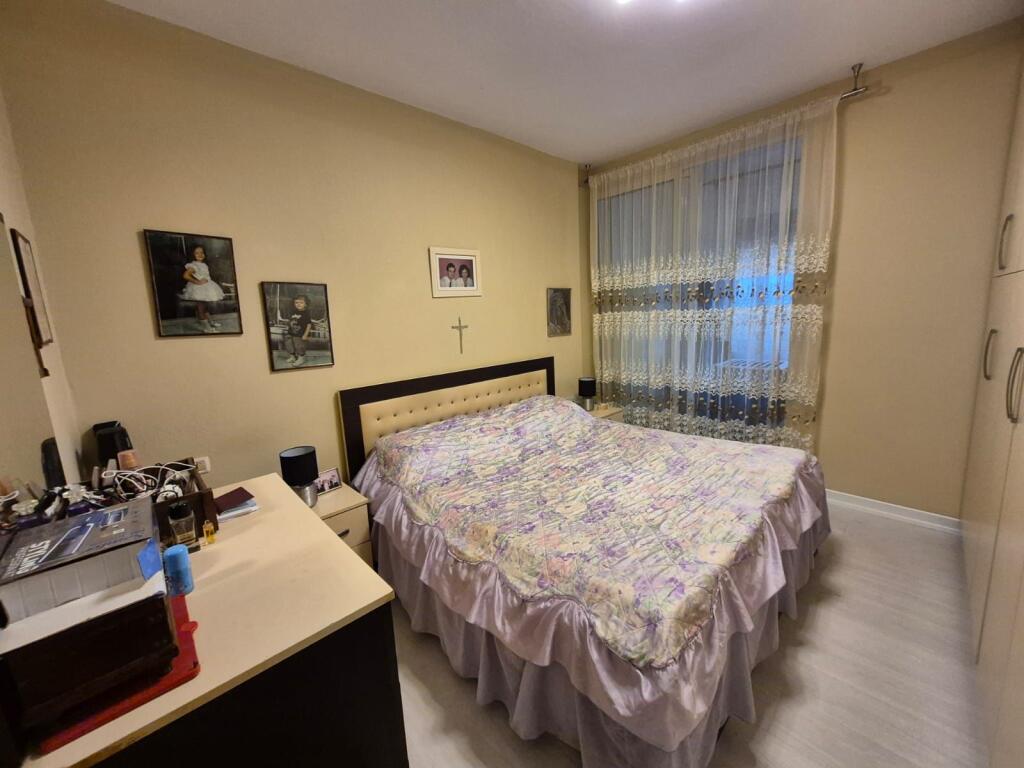 Shitet ose Jepet apartament me qera 2+1