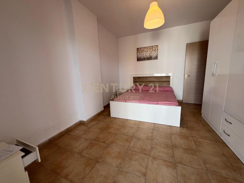 SHITET APARTAMENT 1+1 ME KUZHINE TE VECUAR +VERANDE NE PLEPA KOMPLEKSI ROTONDO !