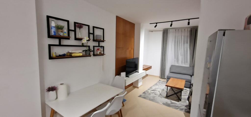 Qera,1+1 Liqeni i thate,Rruga Peti.