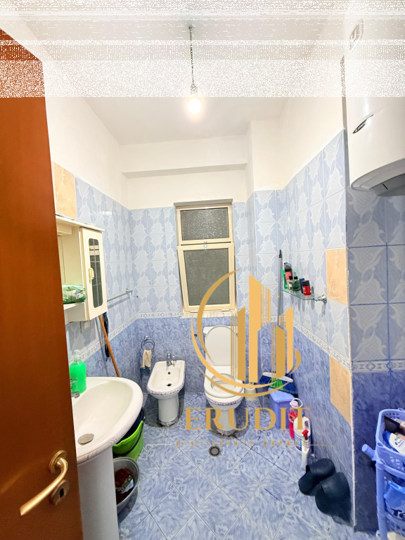Shitet apartament 3+1+2 në Skelë,Vlorë