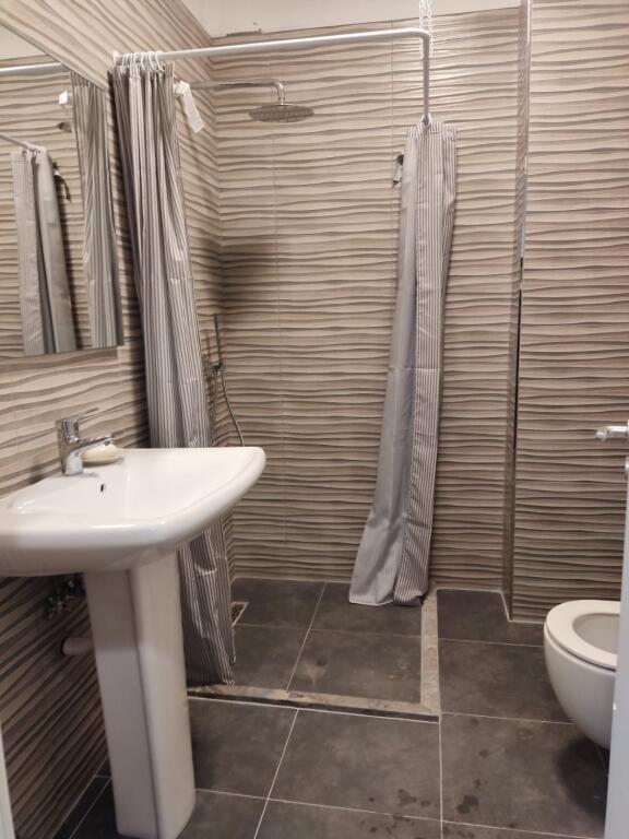 Apartament 1+1 me qera ne currila