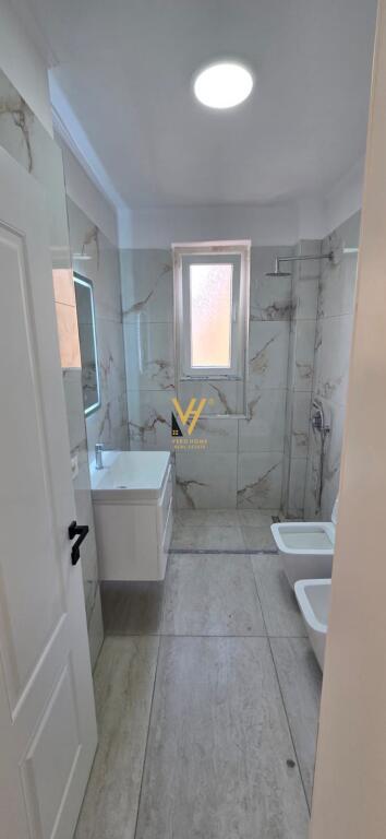 VENDESI APPARTAMENTO 1+1+BLK AL 21 DHJETORI 140.000 EURO