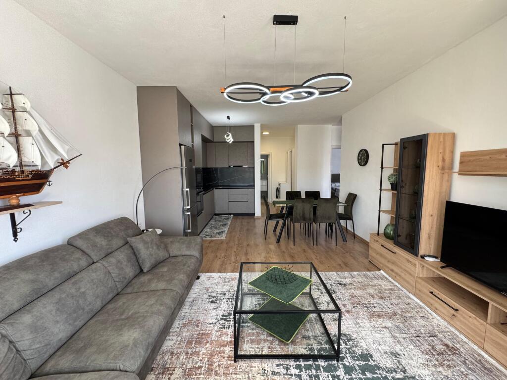 Jepet me qera apartament 2+1+2