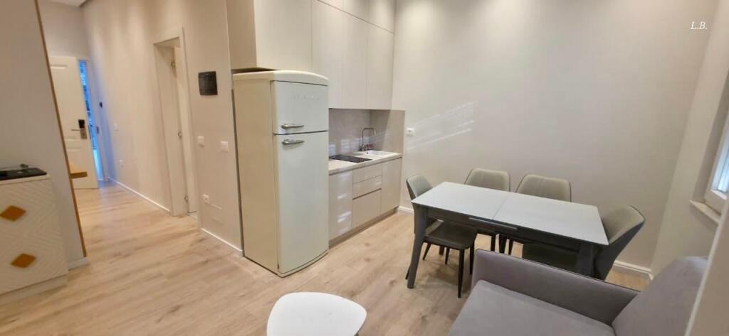 🏡 Jepet me qira apartament 1+1 📍 Qendër, Tiranë – tek 9-katëshet