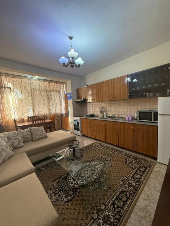 Ap 1+1 me qira Tek Rr. Vace Zela Rr. E Kavajes