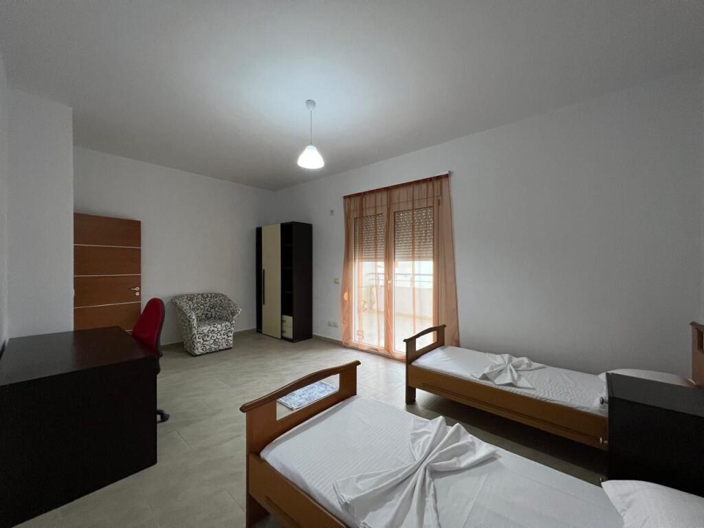Apartament 2+1+2 Qendër Vlorë