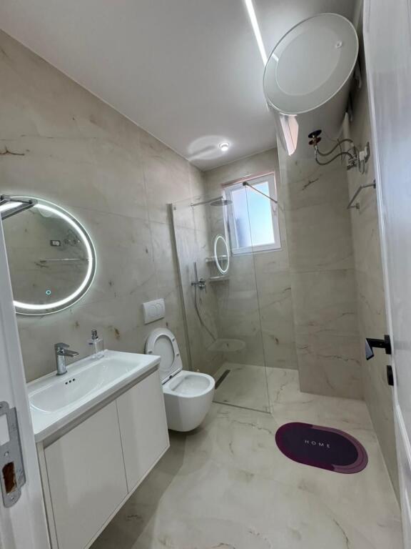 Shitet Apartament 2+1