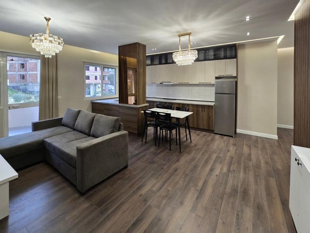 Apartament 2+1 per qira tek Kopshti Botanik