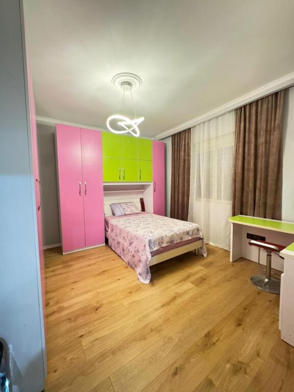 Shitet Apartament 2+1