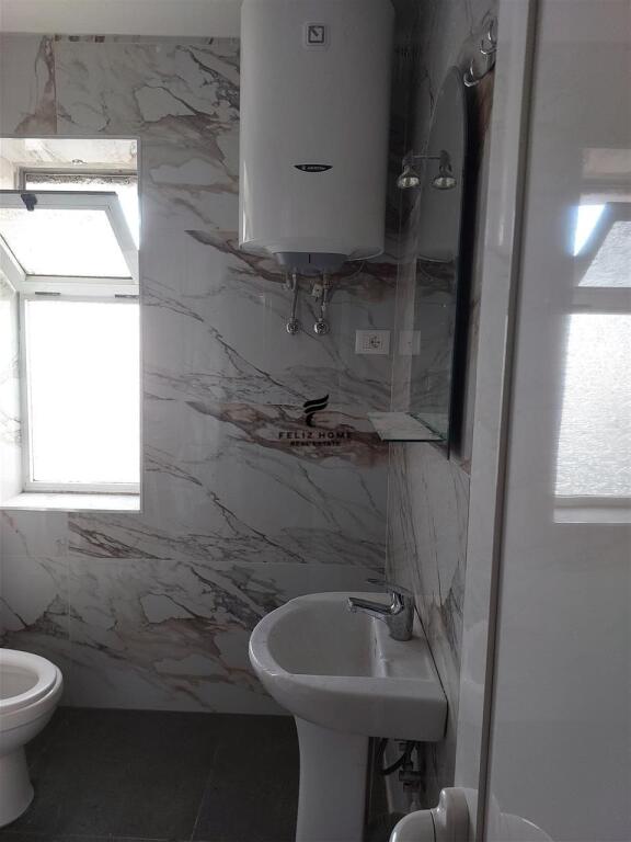 UFFICIO IN AFFITTO 60 M2 VIA BARDHYL 60.000 LEKE