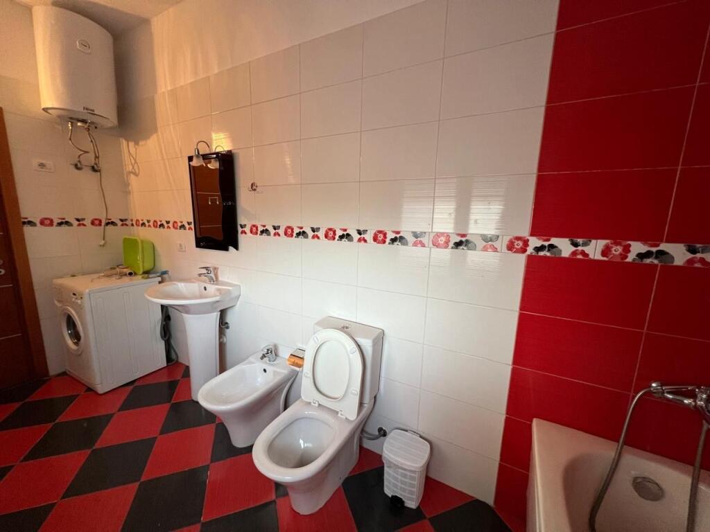 Apartament 2+1+2 Qendër Vlorë