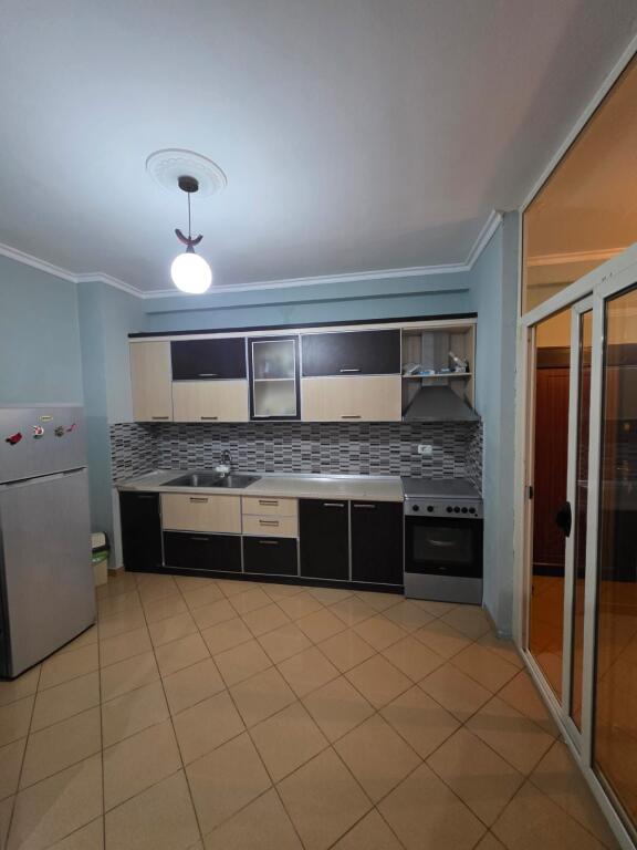 Jepet me qira apartament 2+1 në Fushë Mëzes!