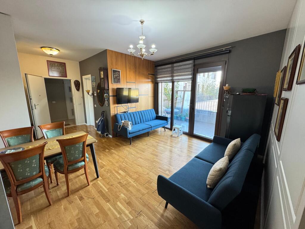 📣 RENT Apartment 1+1 With Veranda 📍 Near the Center of Tirana 🛣️ "Barrikadave" Street ✨