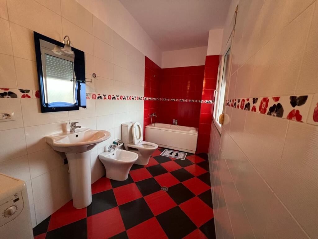 Apartament 2+1+2 Qendër Vlorë