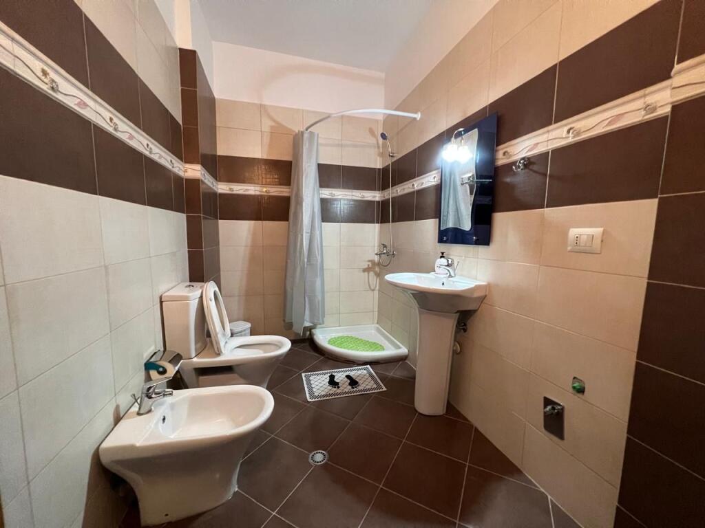 Apartament 2+1+2 Qendër Vlorë