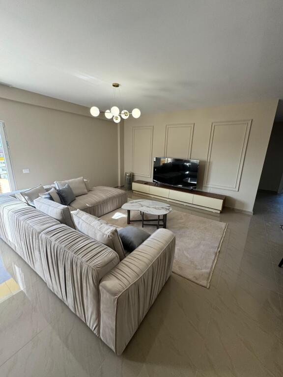 *APARTAMENT 3+1+2+ POST PARKIMI | ME QIRA | LIQENI I FARKËS*