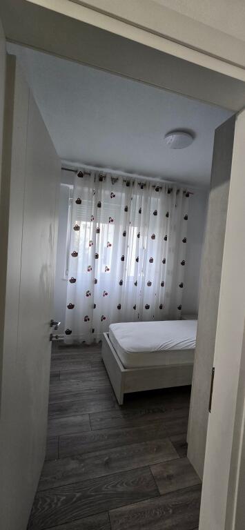 📣 QERA Apartament 2+1 📍 Kompleksi FZ, Liqeni i Thate 🛣️ Rruga "Hamdi Sina" ✨