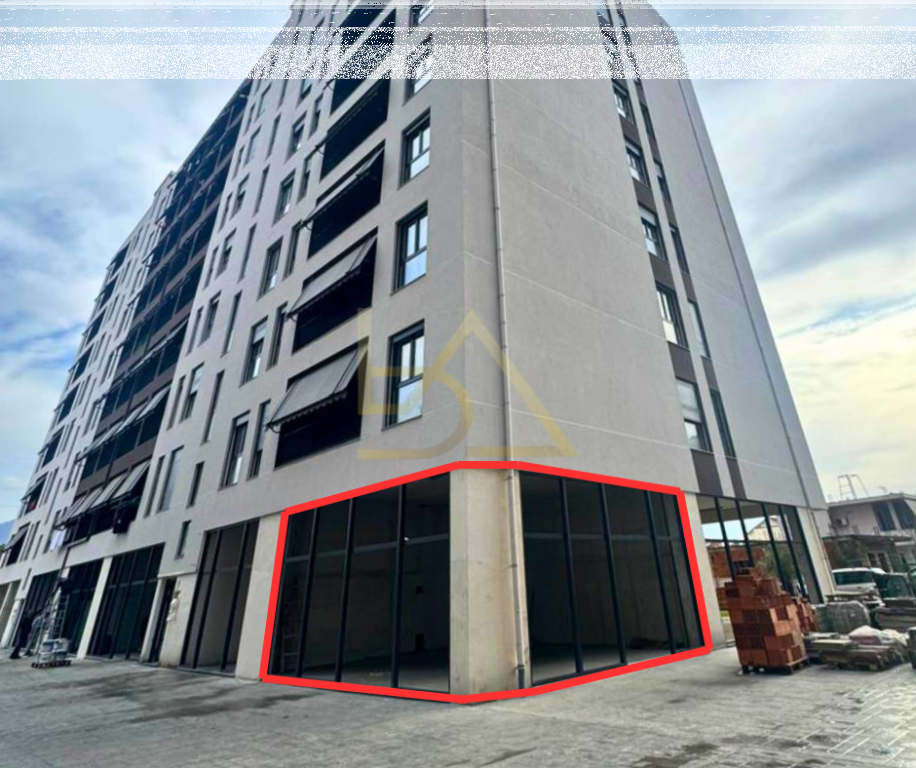 Shitet Dyqan – Kamëz, Tiranë