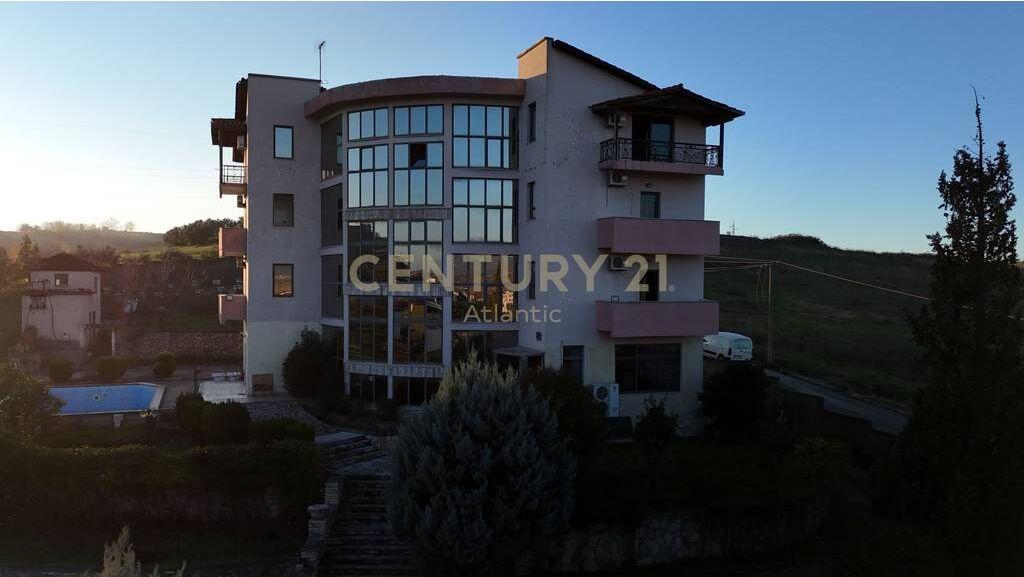 Hotel për Shitje në Pjezë, Shijak – Mundësi Investimi