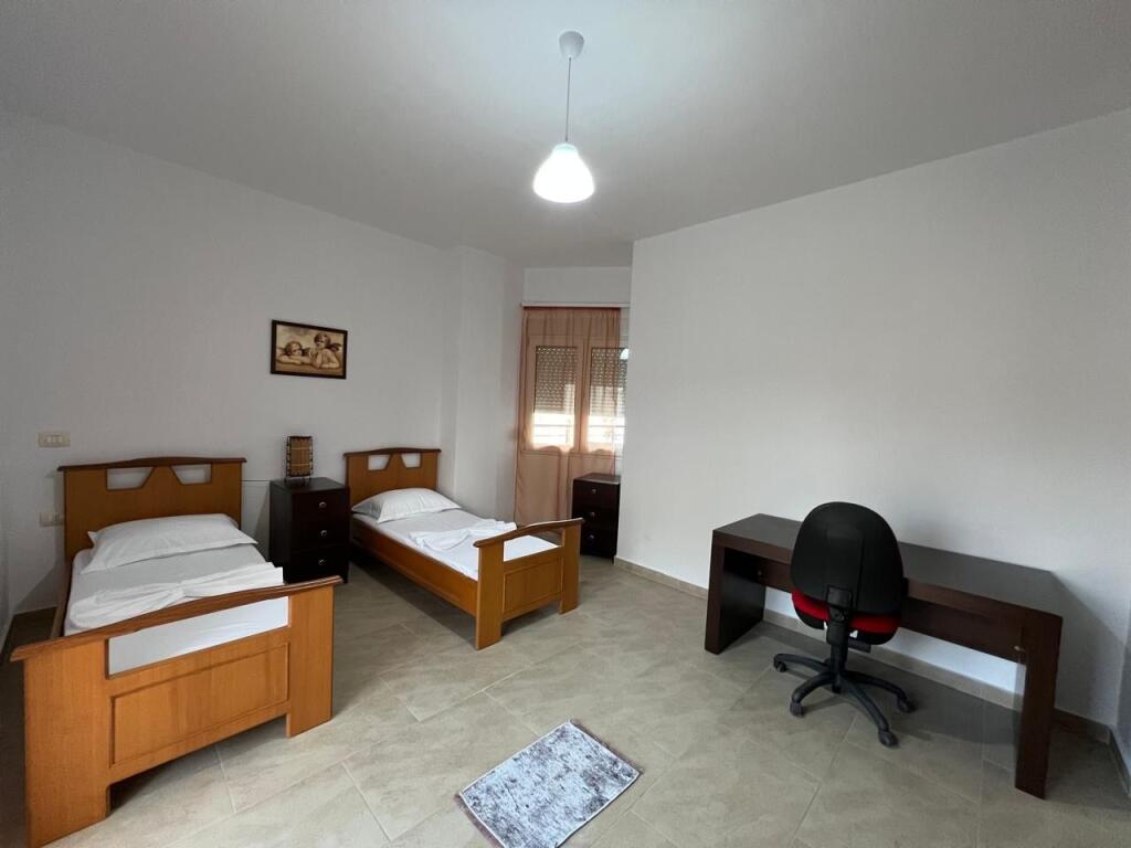 Apartament 2+1+2 Qendër Vlorë