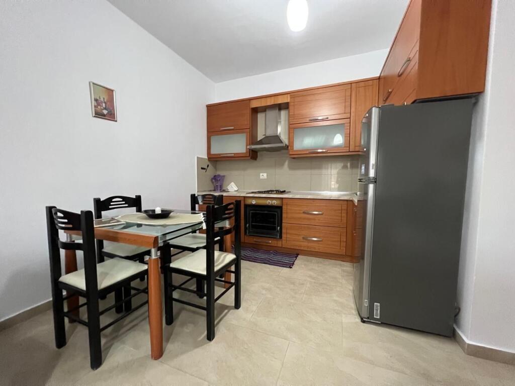 Apartament 2+1+2 Qendër Vlorë