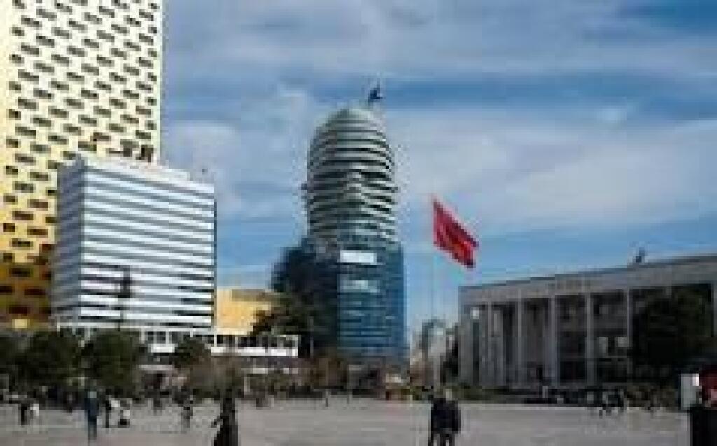 89In vendita, Appartamento 2+1+2 Tirana Rock, Centro, Tirana