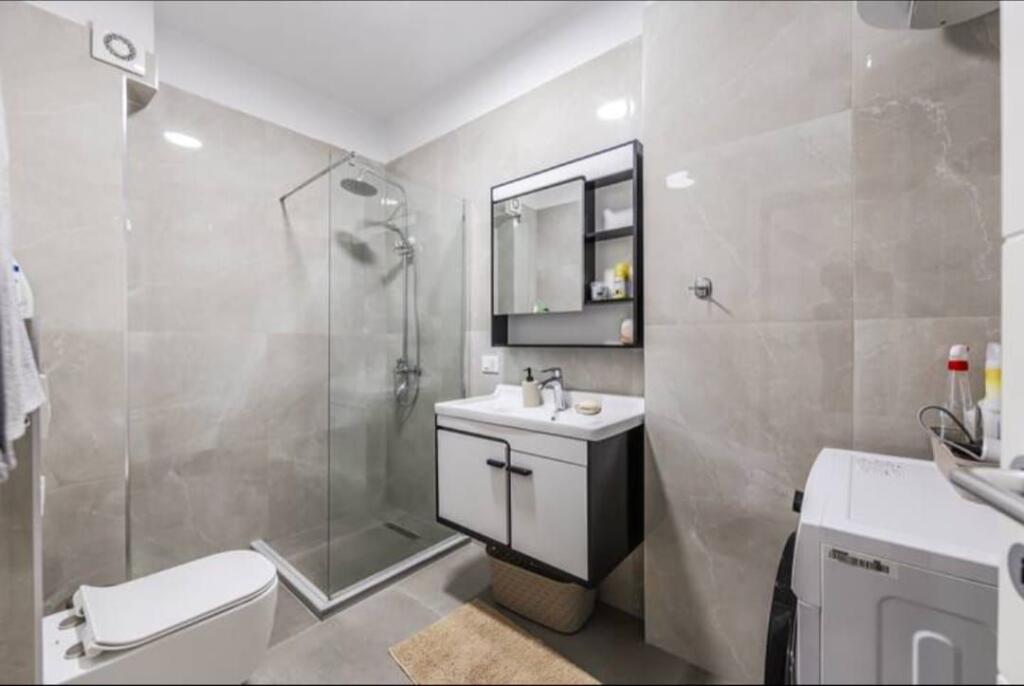 Jepet apartament me qera 2+1