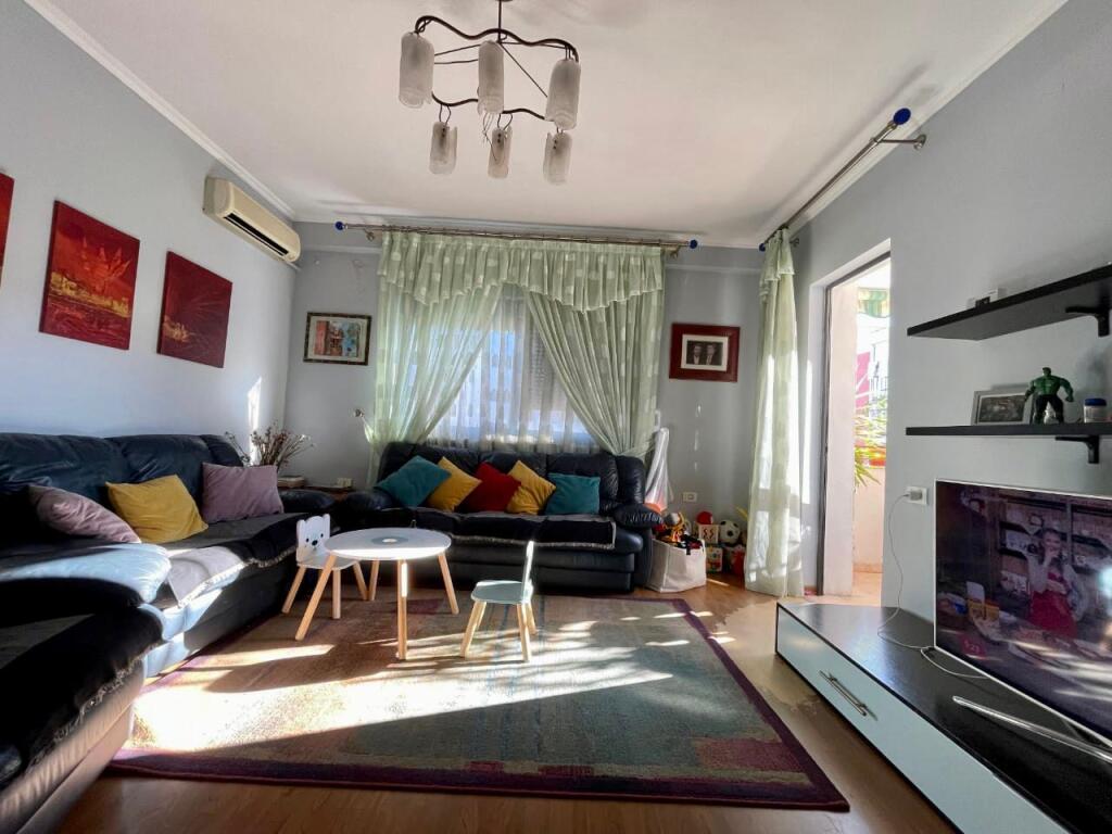 📣 SHITET Apartament 3+1 📍 Prane Liqenit Artificial 🛣️ Rruga e "Kosovareve" ✨