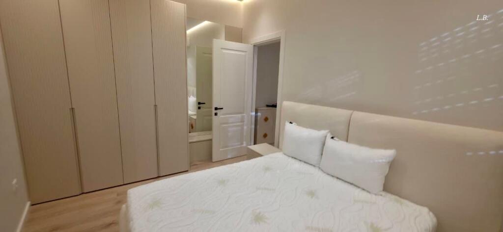 🏡 Jepet me qira apartament 1+1 📍 Qendër, Tiranë – tek 9-katëshet