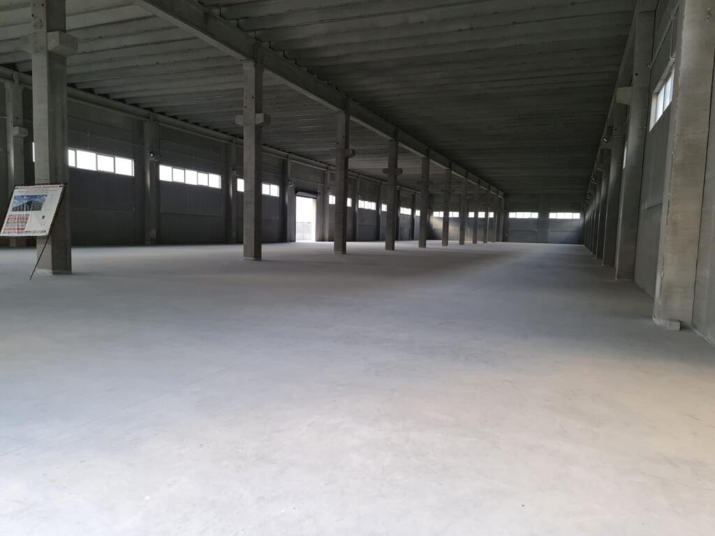 WAREHOUSE FOR SALE ON THE TIRANA-DURRËS HIGHWAY
