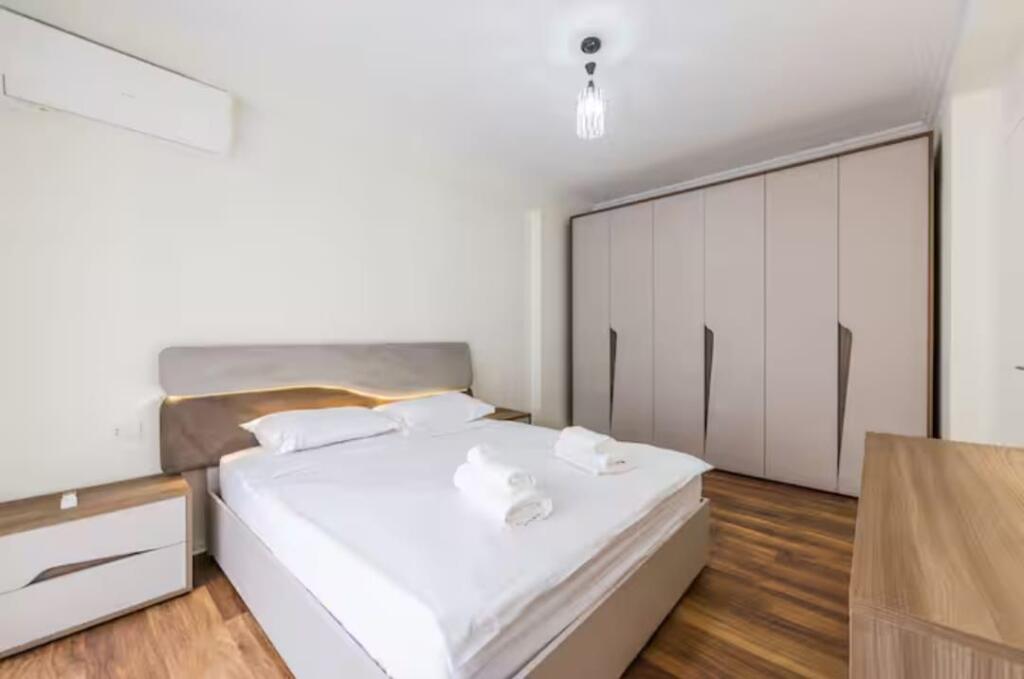 Jepet apartament me qera 2+1