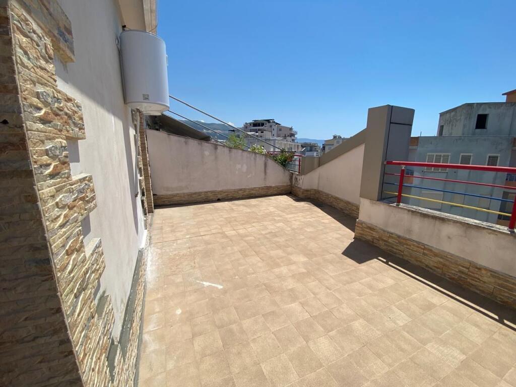 Apartament kat i fundit, Vlorë qendër