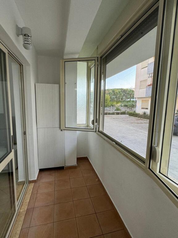 Jepet apartament me qera 2+1