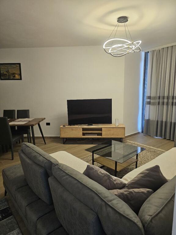 Jepet apartament me qera 2+1