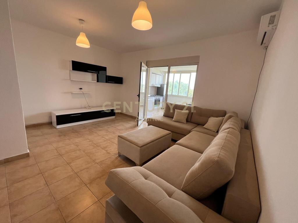 SHITET APARTAMENT 1+1 ME KUZHINE TE VECUAR +VERANDE NE PLEPA KOMPLEKSI ROTONDO !