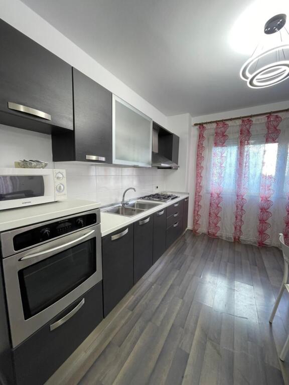 Qera Apartament 2+1 Sheshi Pranvera, Qender, Durres