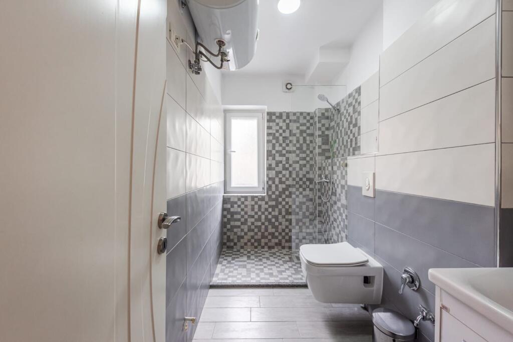 JEPET APARTAMENT 2+1 ME QIRA PAZARI I RI