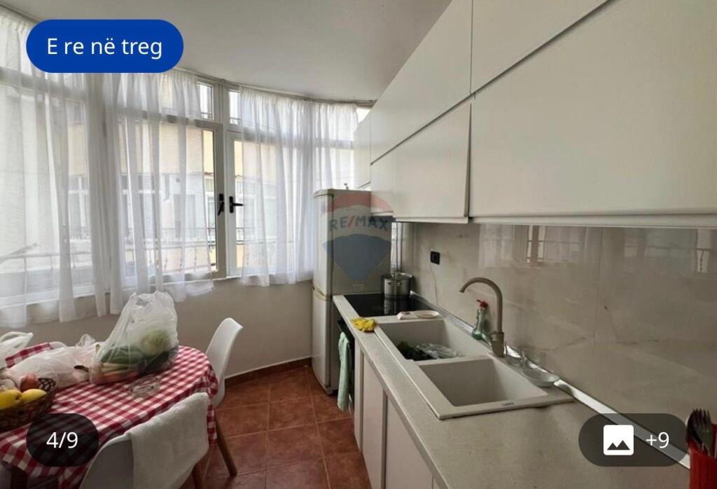 Apartment for sale 2+1 in Komuna e Parisit.