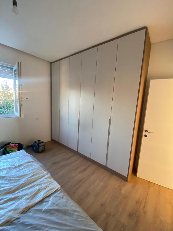 🏡 APPARTAMENTO 3+1 IN AFFITTO 📍 Laprakë – Via Llazar Shapatini